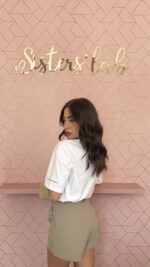 T-shirt con foulard - immagine 2